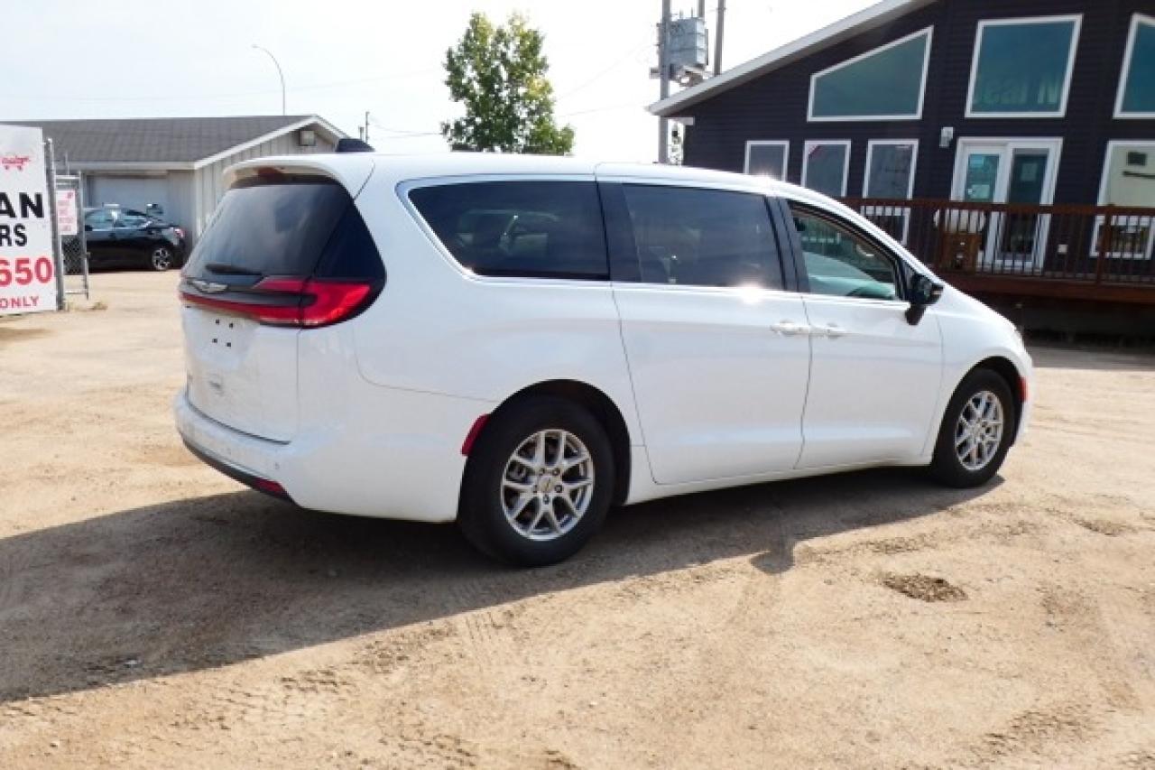 2024 Chrysler Pacifica Touring-L FWD w/Htd Leather, BUC - Photo #6