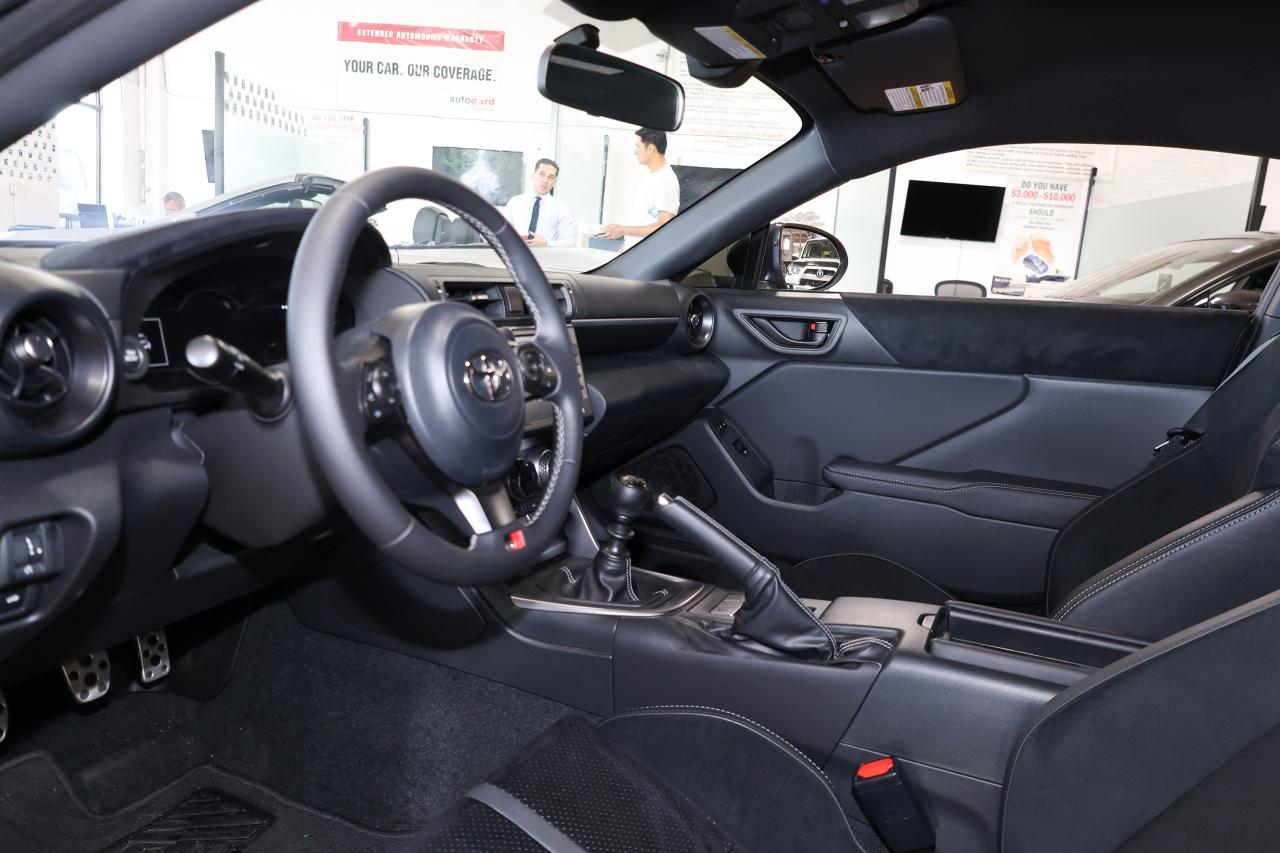 2025 Toyota GR86 Premium - BLINDSPOT|CAMERA|HEATED SEAT|PUSH START - Photo #8