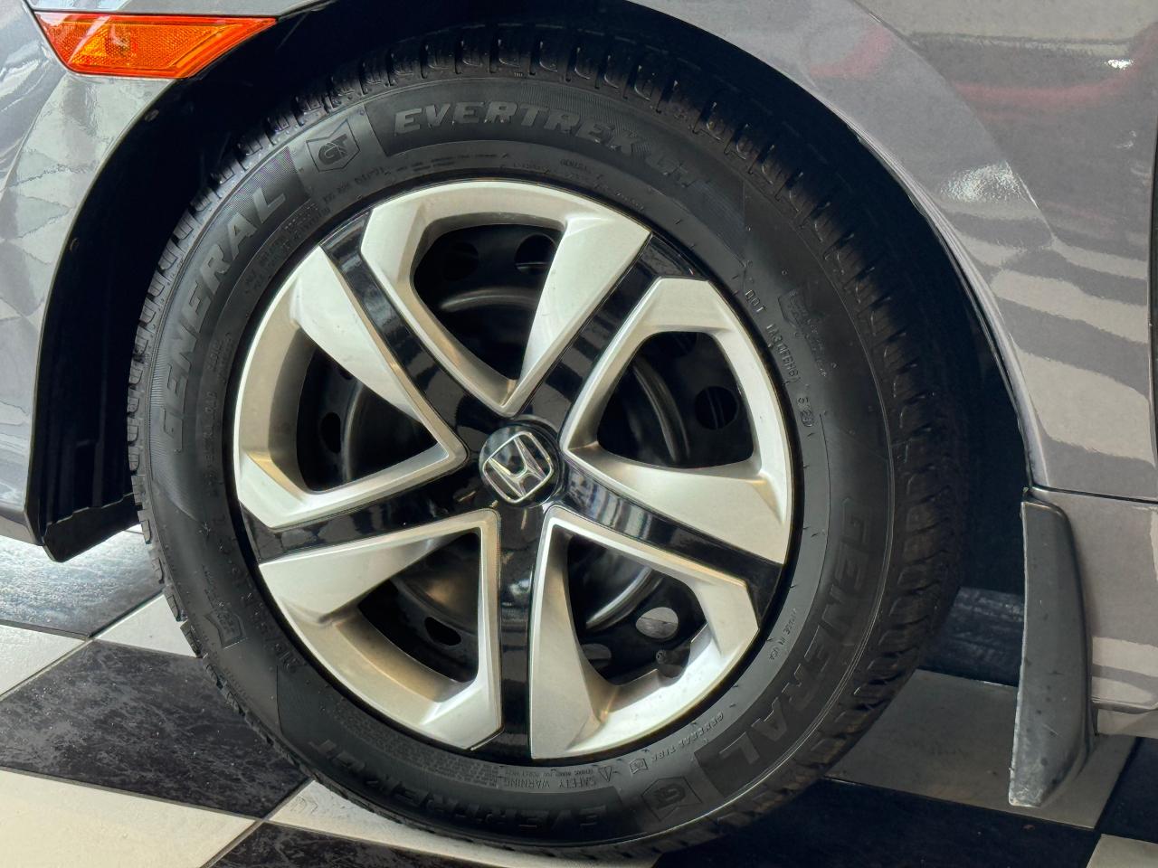 2018 Honda Civic LX+New Tires+ApplePlay+Camera+CLEAN CARFAX Photo46