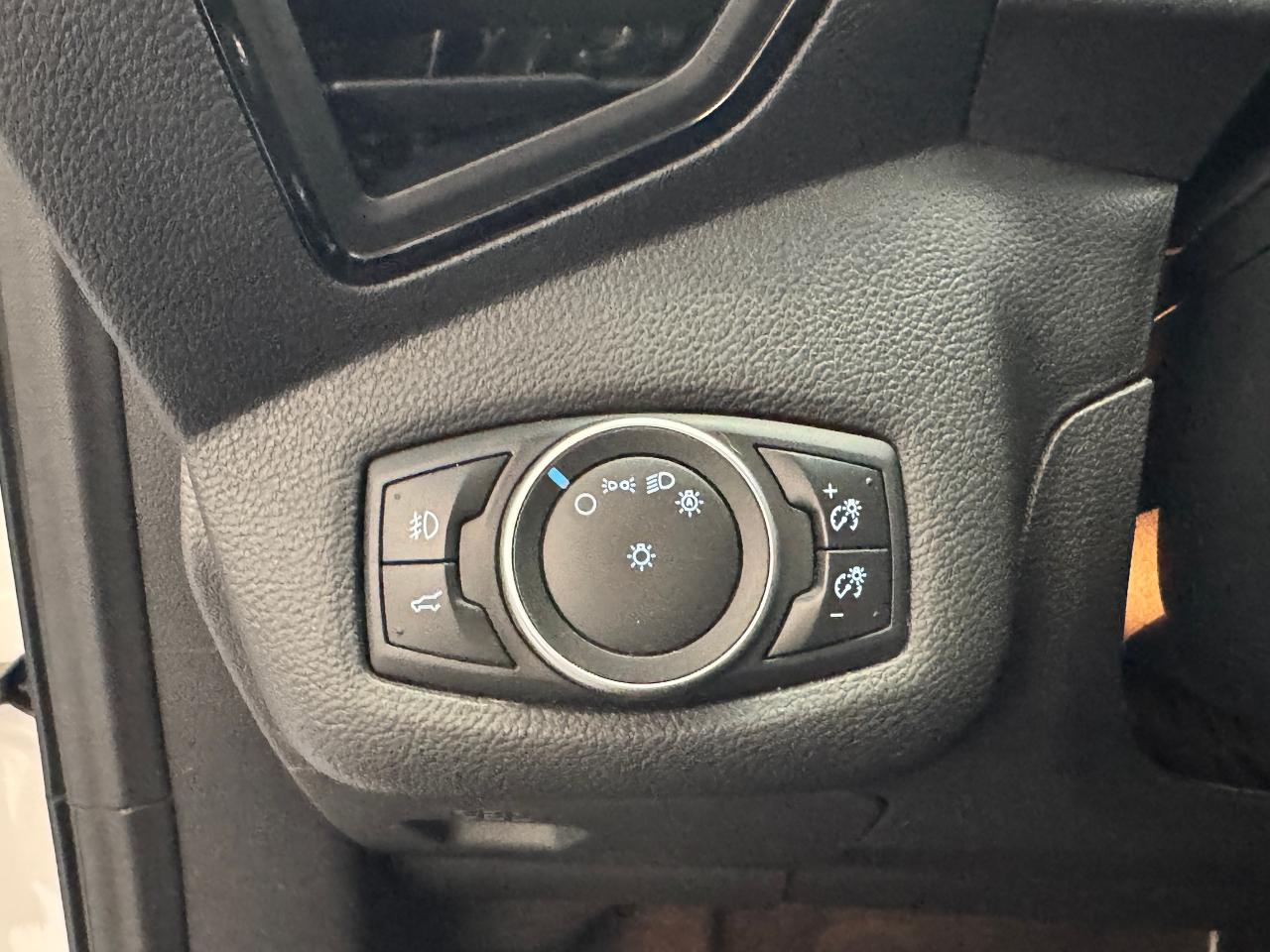 2018 Ford Escape SEL 4WD+Leather+Roof+ApplePlay+GPS+CLEAN CARFAX Photo47