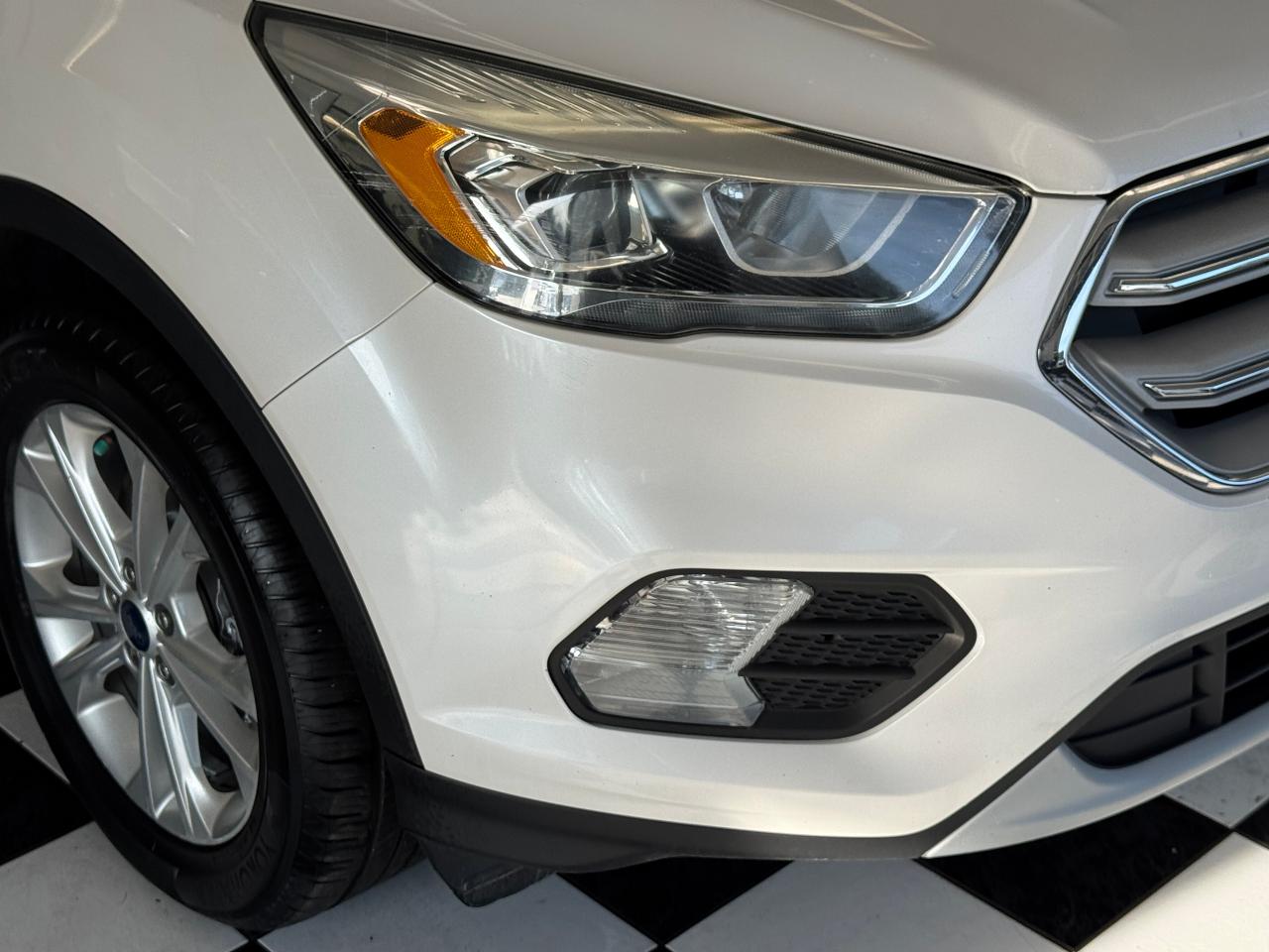 2018 Ford Escape SEL 4WD+Leather+Roof+ApplePlay+GPS+CLEAN CARFAX - Photo #36