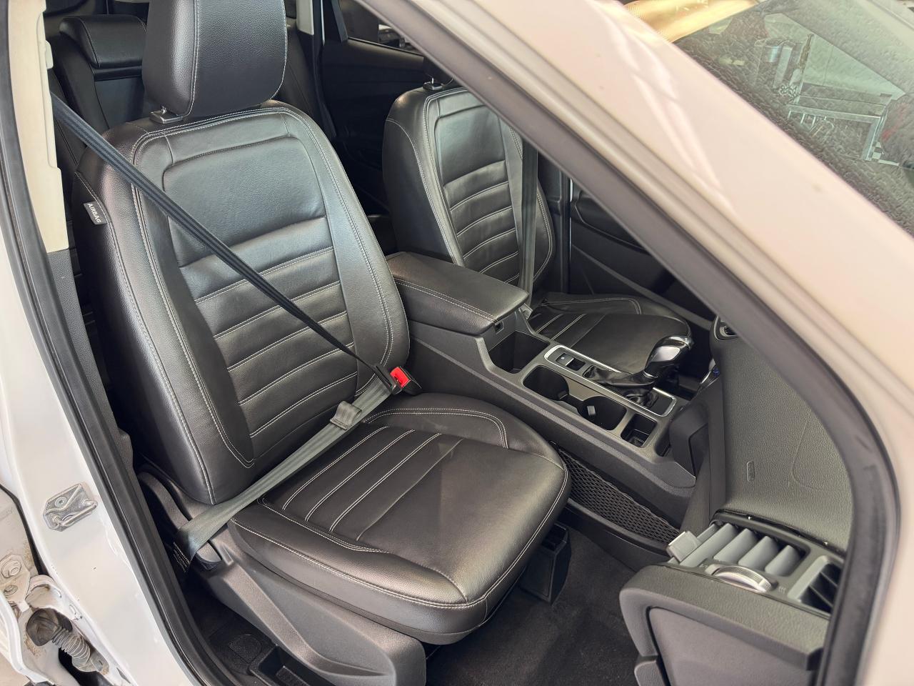 2018 Ford Escape SEL 4WD+Leather+Roof+ApplePlay+GPS+CLEAN CARFAX Photo24