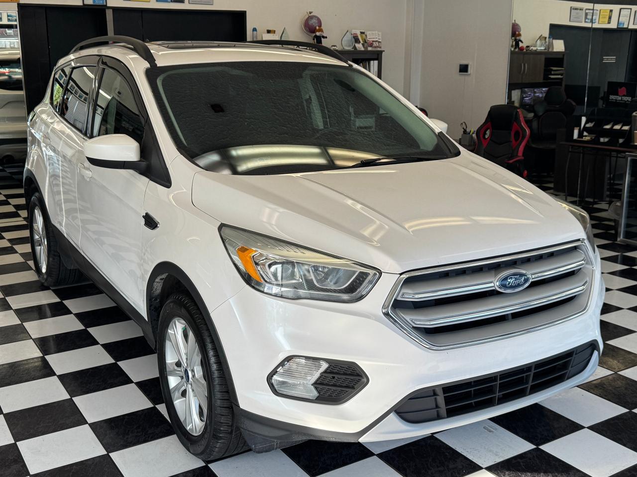 2018 Ford Escape SEL 4WD+Leather+Roof+ApplePlay+GPS+CLEAN CARFAX Photo9