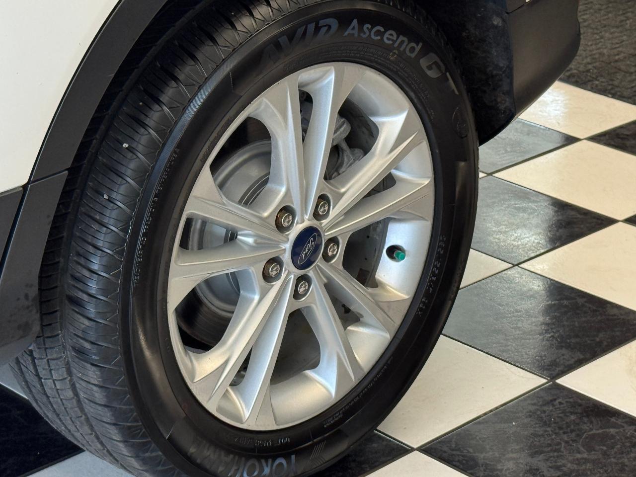 2018 Ford Escape SEL 4WD+Leather+Roof+ApplePlay+GPS+CLEAN CARFAX Photo52