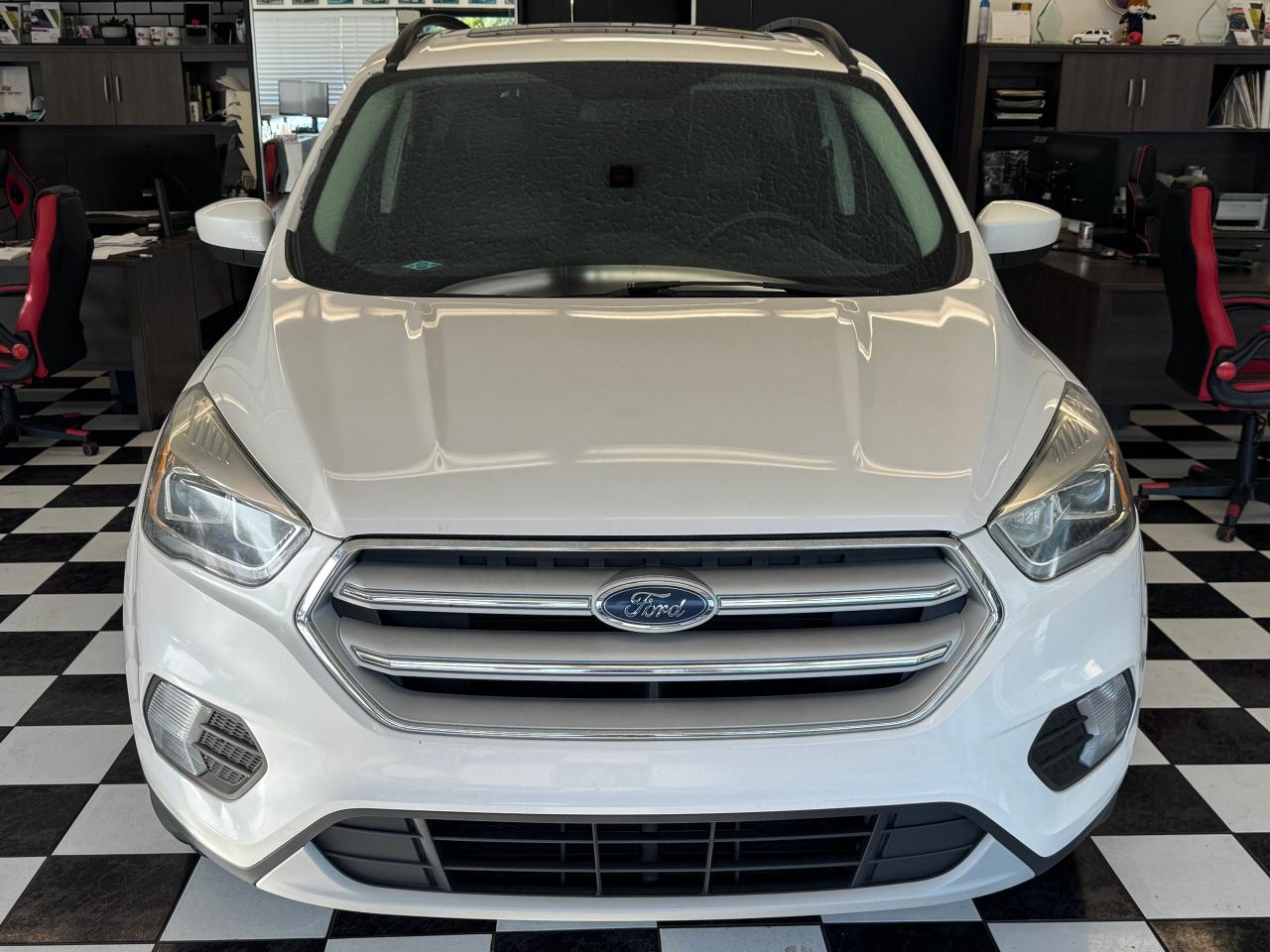 2018 Ford Escape SEL 4WD+Leather+Roof+ApplePlay+GPS+CLEAN CARFAX Photo10