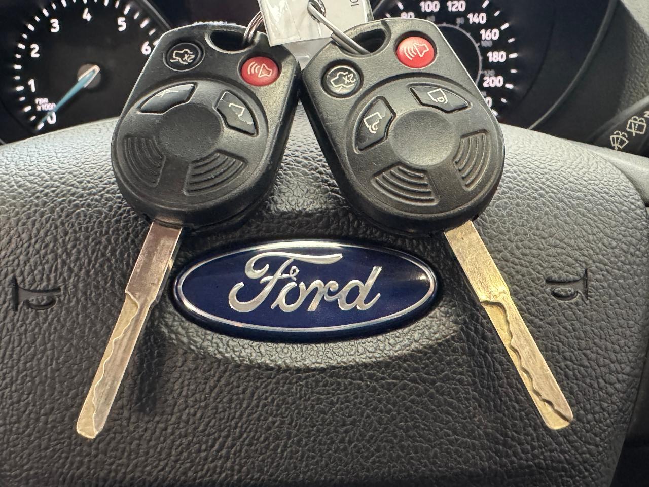2018 Ford Escape SEL 4WD+Leather+Roof+ApplePlay+GPS+CLEAN CARFAX - Photo #12