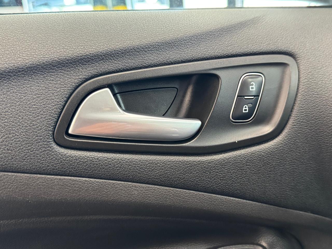 2018 Ford Escape SEL 4WD+Leather+Roof+ApplePlay+GPS+CLEAN CARFAX Photo49