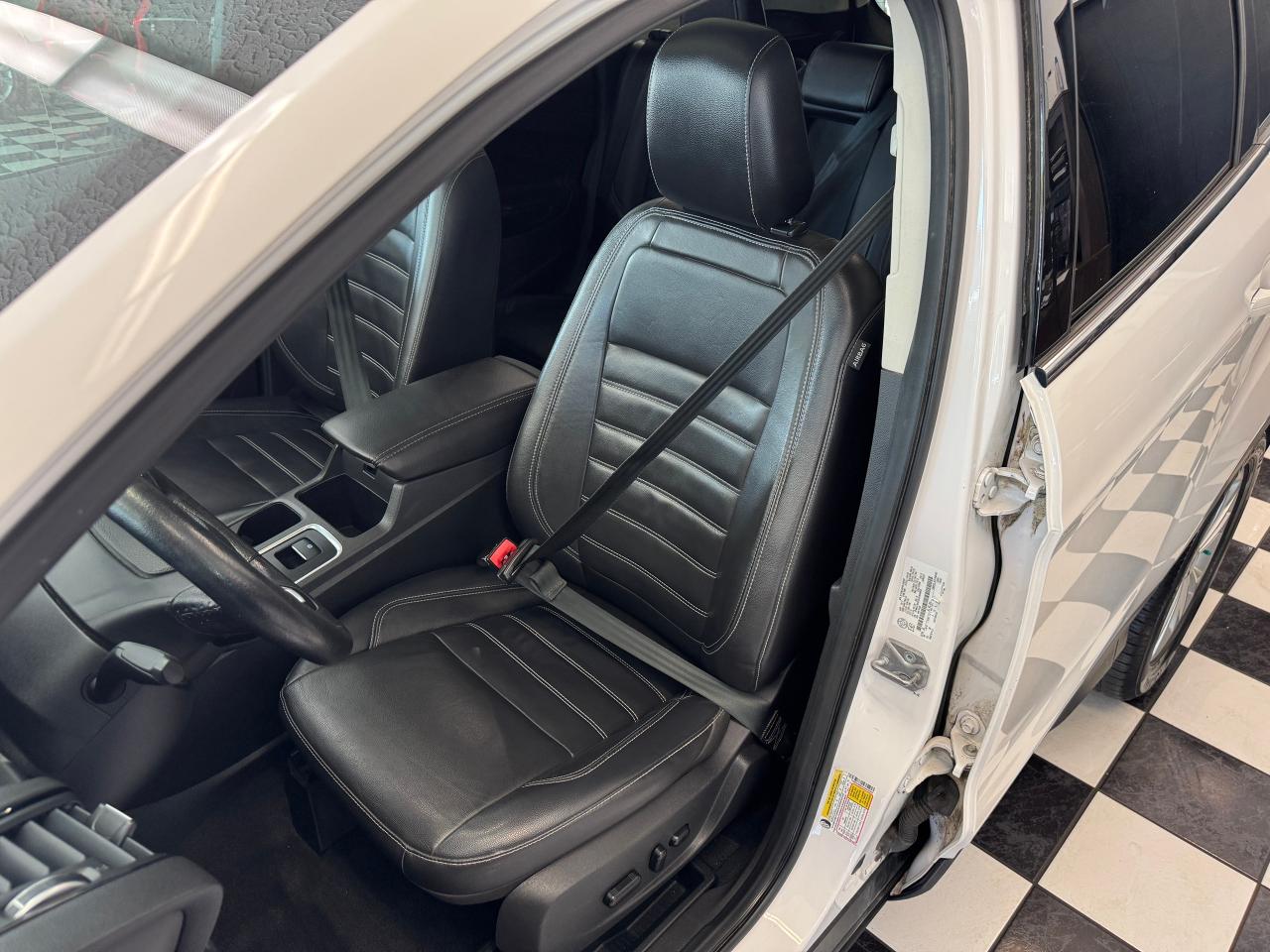 2018 Ford Escape SEL 4WD+Leather+Roof+ApplePlay+GPS+CLEAN CARFAX - Photo #21