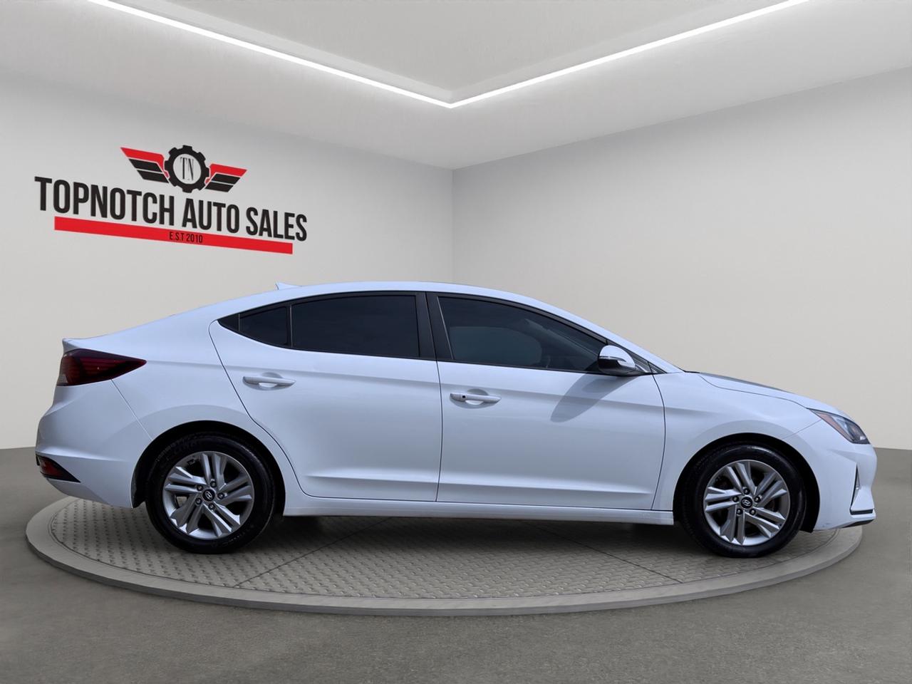 2020 Hyundai Elantra Limited Photo