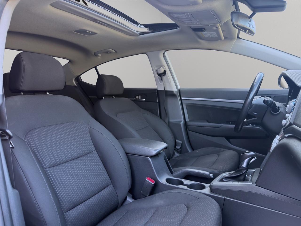 2020 Hyundai Elantra Limited Photo