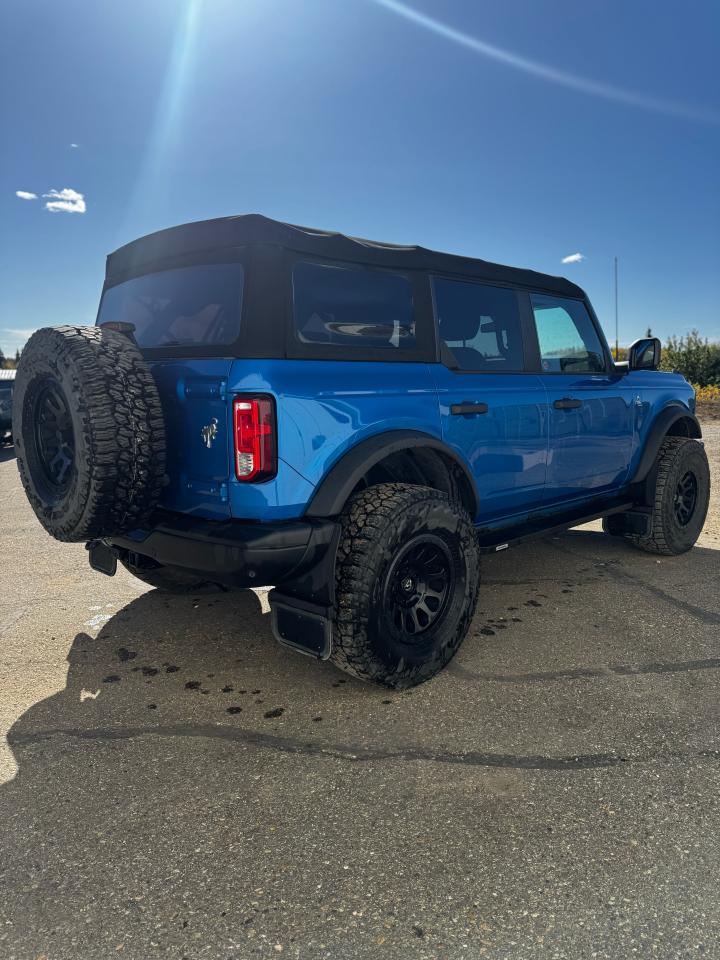 2022 Ford Bronco Black Diamond Photo5