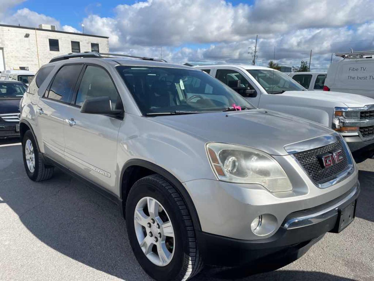 2008 GMC Acadia SLE - Photo #3