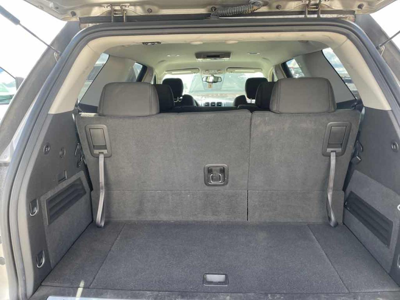 2008 GMC Acadia SLE - Photo #19