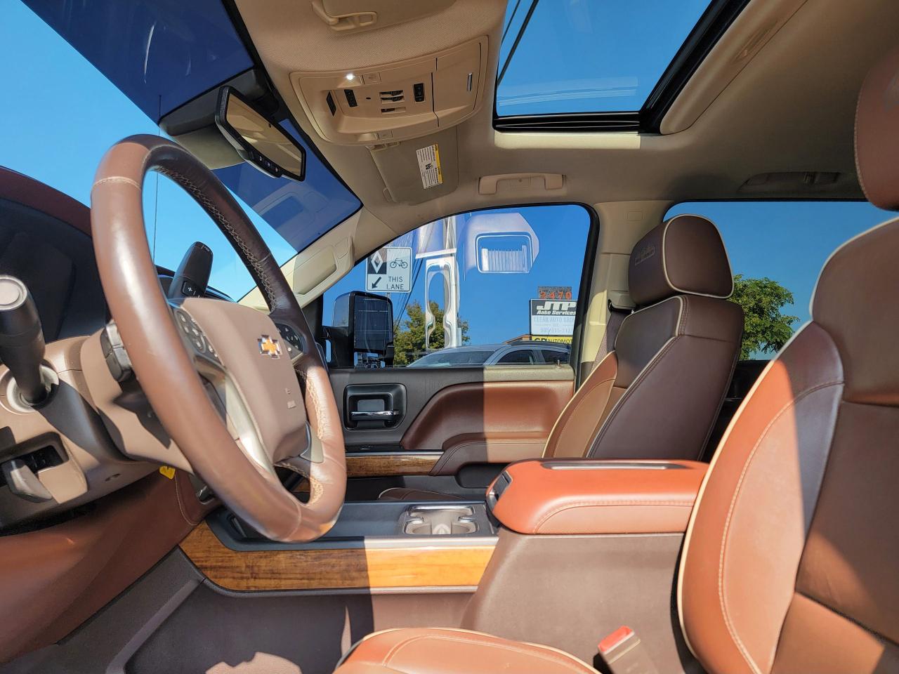 2017 Chevrolet Silverado 1500 High Country - Photo #11