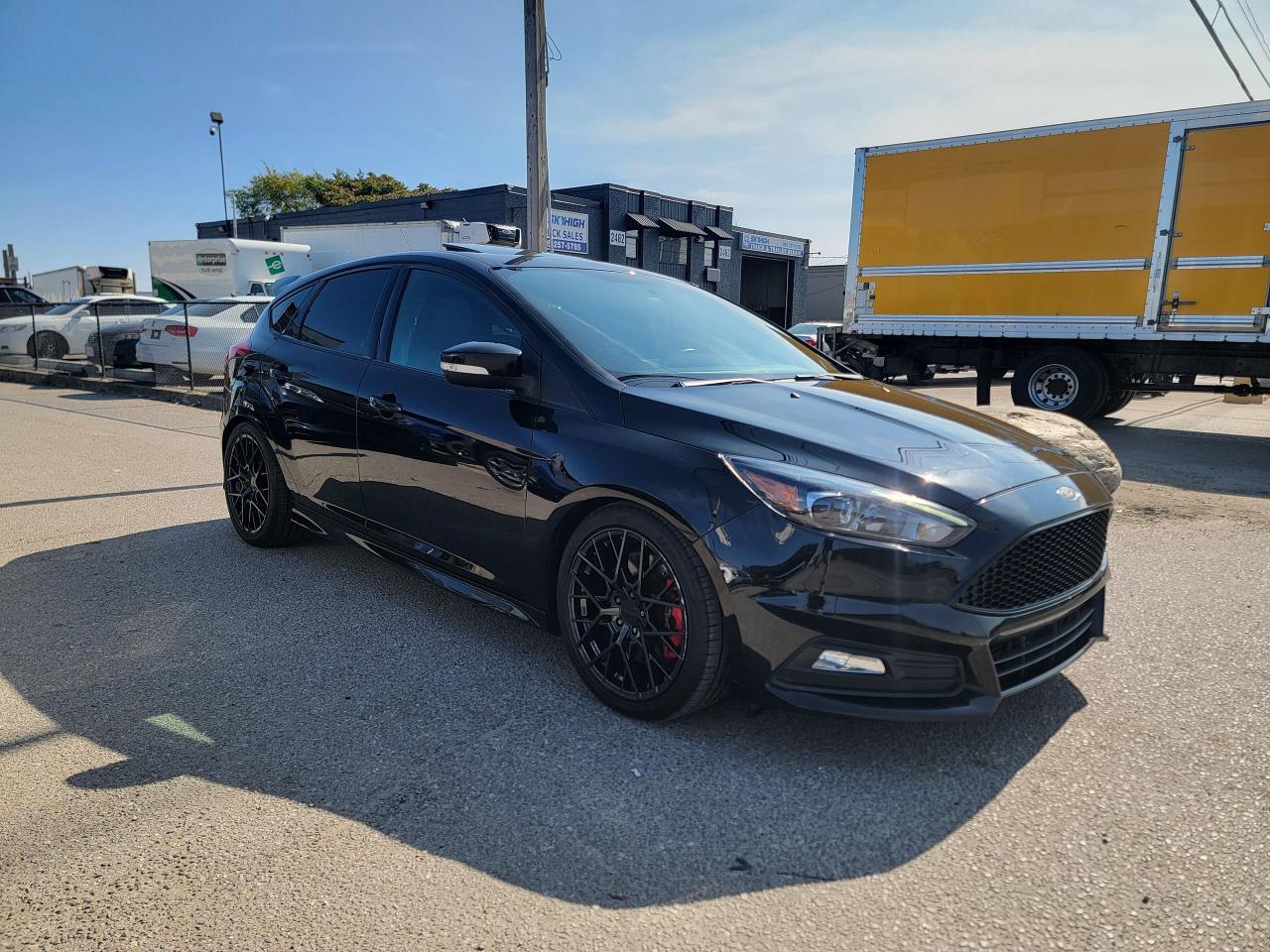 2018 Ford Focus ST - Photo #3