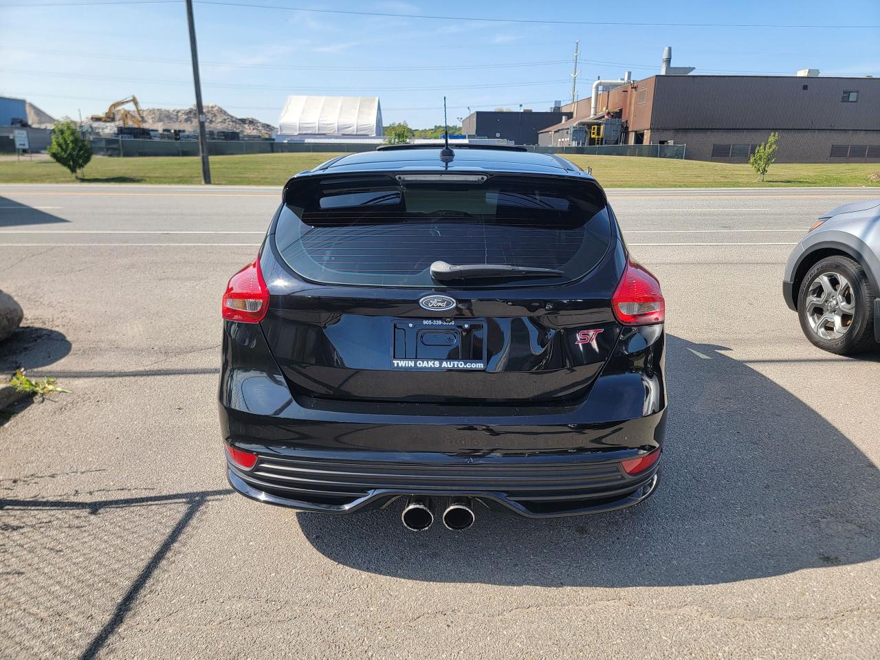 2018 Ford Focus ST - Photo #6