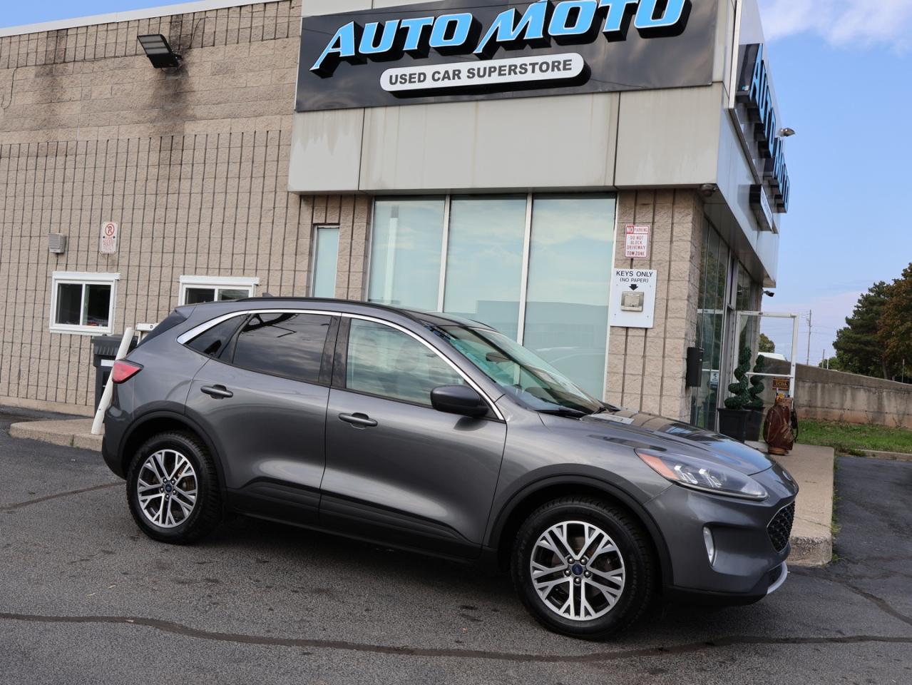 Used 2021 Ford Escape SEL AWD CERTIFIED *ACCIDENT FREE* CAMERA BLUETOOTH LEATHER HEATED SEATS/STEERING P.SENSORS CRUISE ALLOYS for sale in Burlington, ON