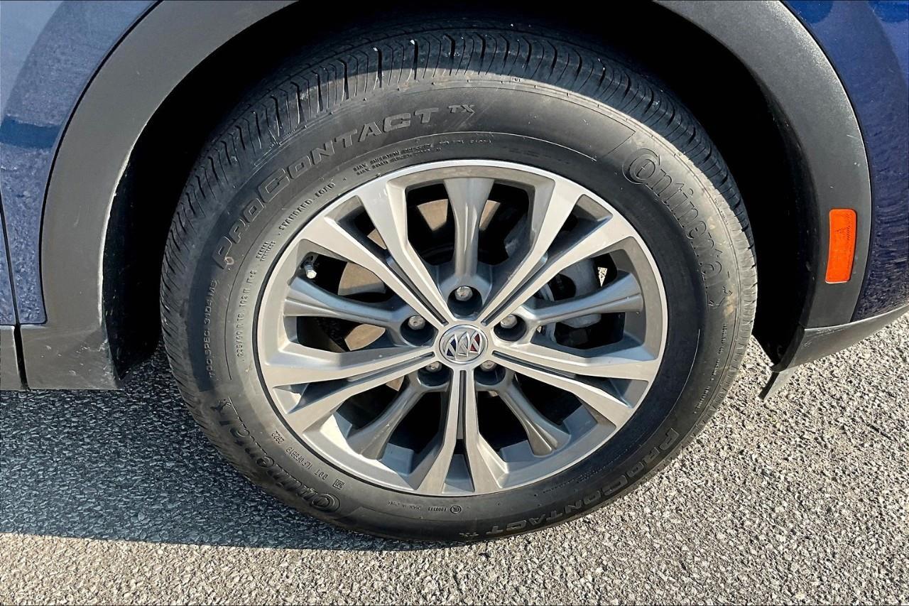 2023 Buick Envision Preferred Photo