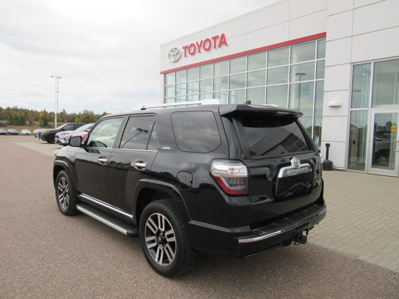 2022 Toyota 4Runner BASE Photo2