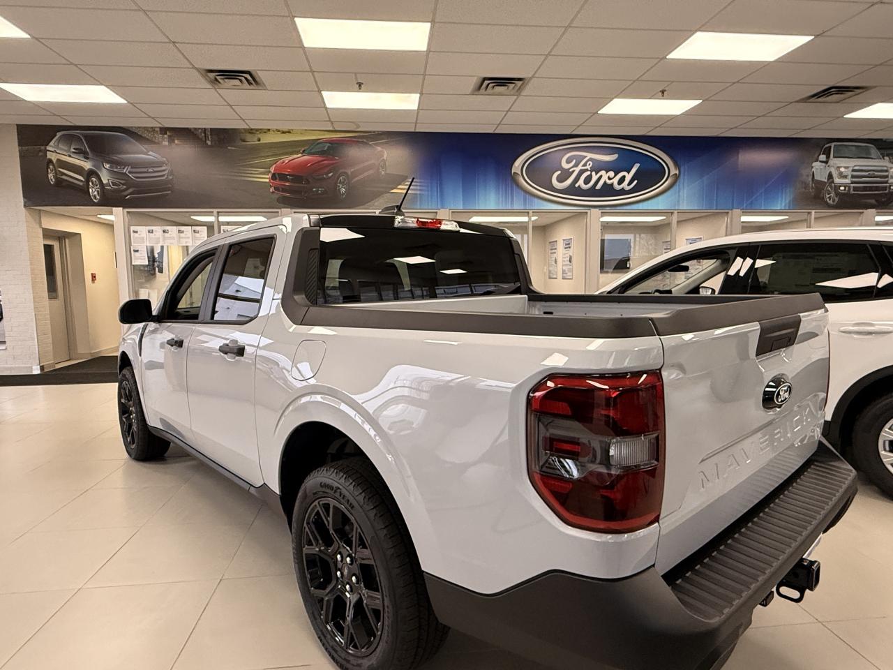 2025 Ford Maverick XLT Photo2