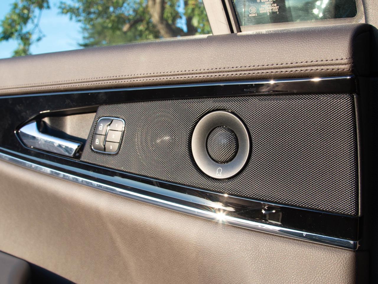 2021 Lincoln Nautilus RESERVE | AWD | 20"RIM | REVEL | PANO Photo