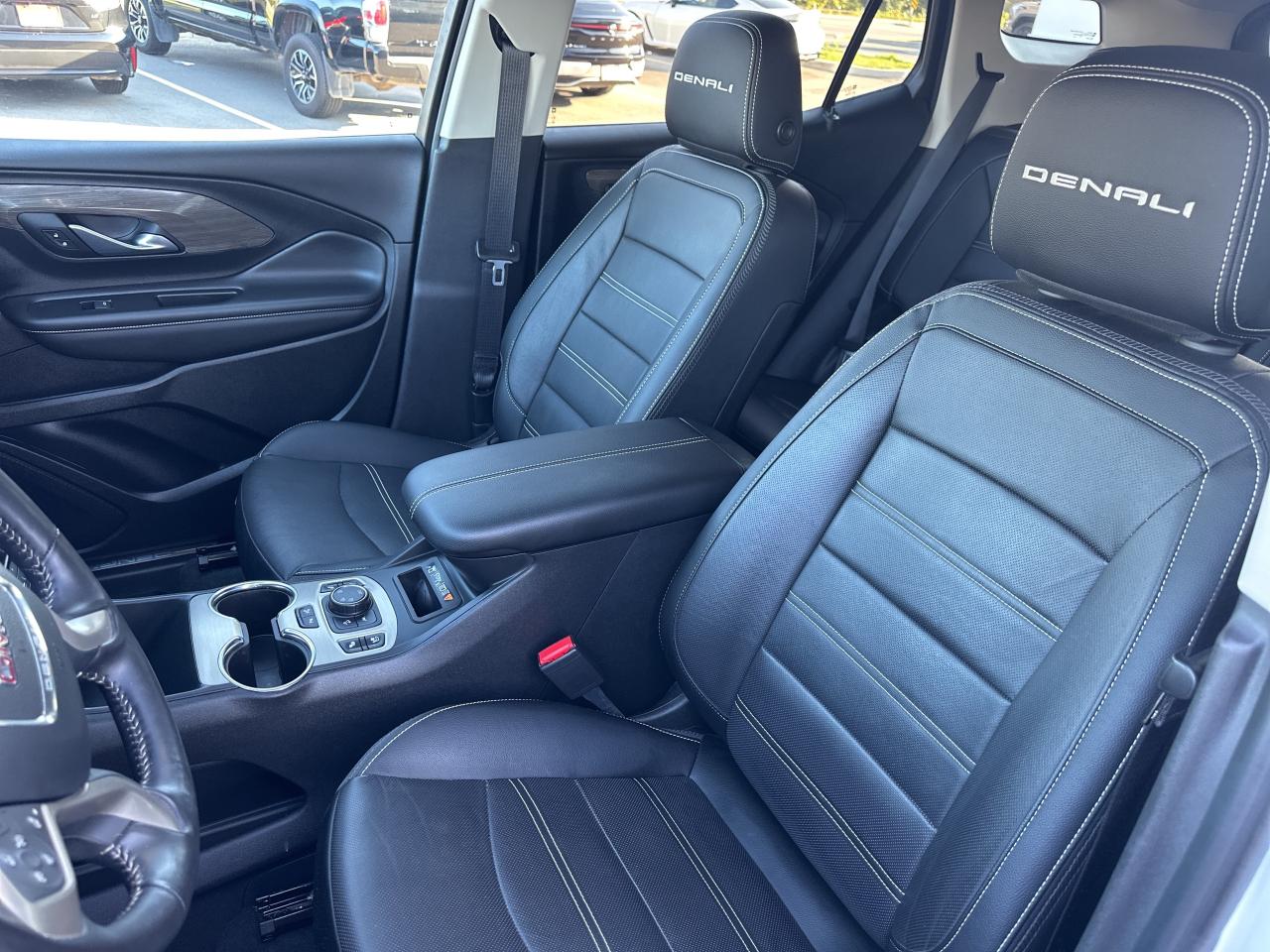 2022 GMC Terrain Denali Photo