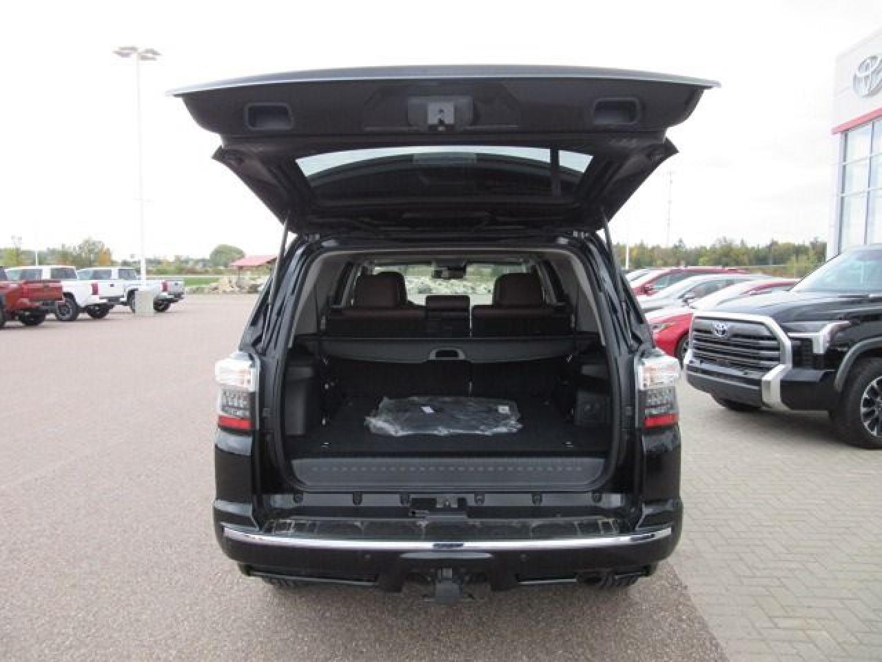 2022 Toyota 4Runner BASE - Photo #5