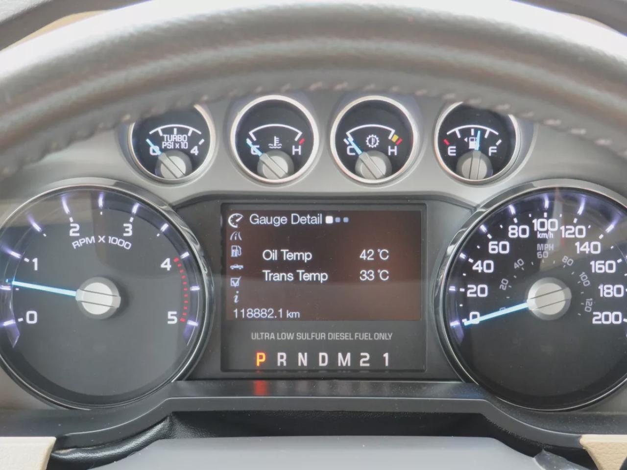 2015 Ford F-250 Super Duty SRW Lariat (**LOW KM!!**SAFETY/CERTIFIED**EXCELLENT CONDITION!!**DIESEL!!**RUNNING BOARDS**TOW HITCH**ALLOY RIMS**LEATHER**LOADED!!**HEATED SEATS**REVERSE CAMERA**CRUISE CONTROL**BLUETOOTH**) Photo