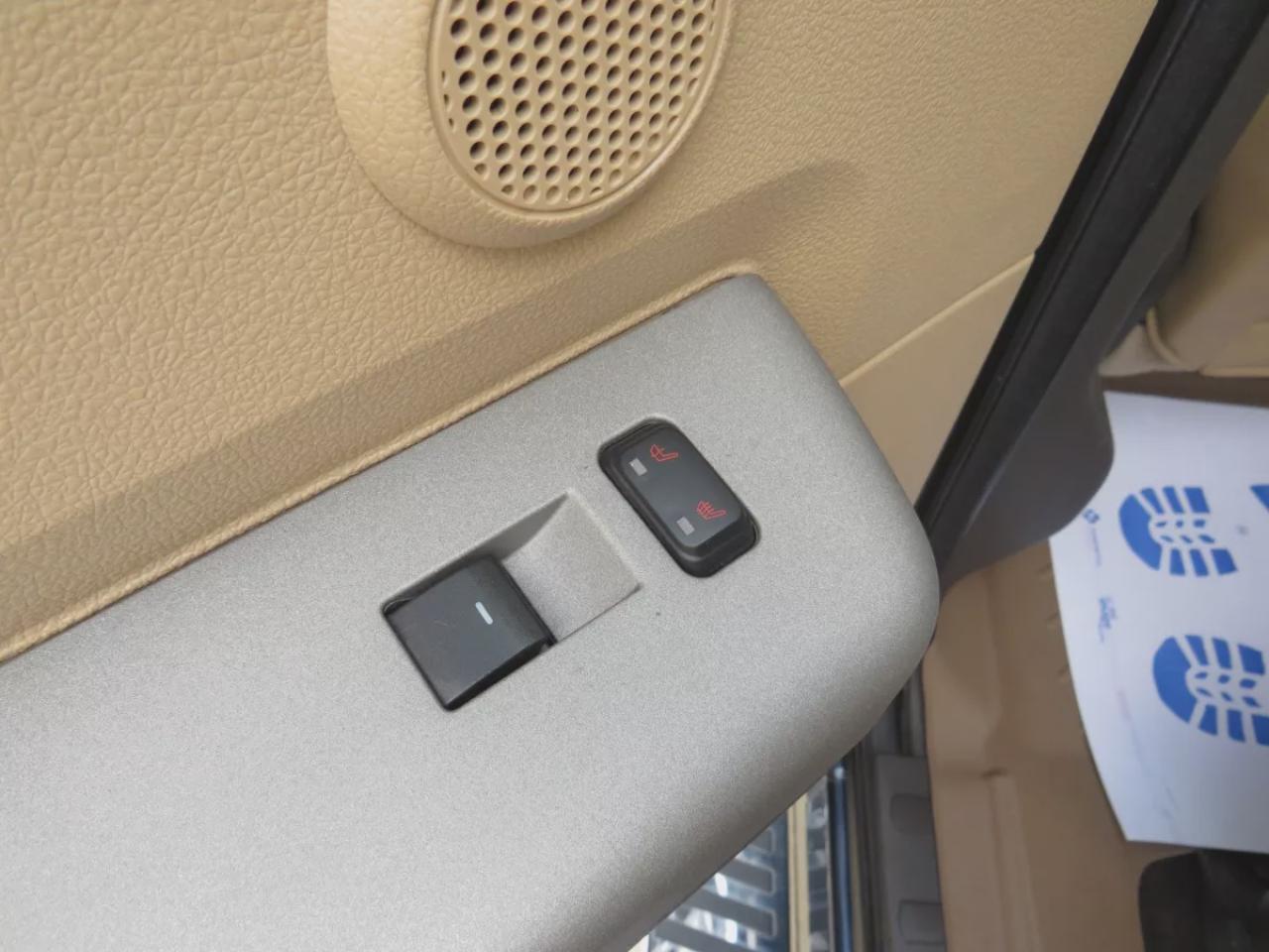 2015 Ford F-250 Super Duty SRW Lariat (**LOW KM!!**SAFETY/CERTIFIED**EXCELLENT CONDITION!!**DIESEL!!**RUNNING BOARDS**TOW HITCH**ALLOY RIMS**LEATHER**LOADED!!**HEATED SEATS**REVERSE CAMERA**CRUISE CONTROL**BLUETOOTH**) Photo