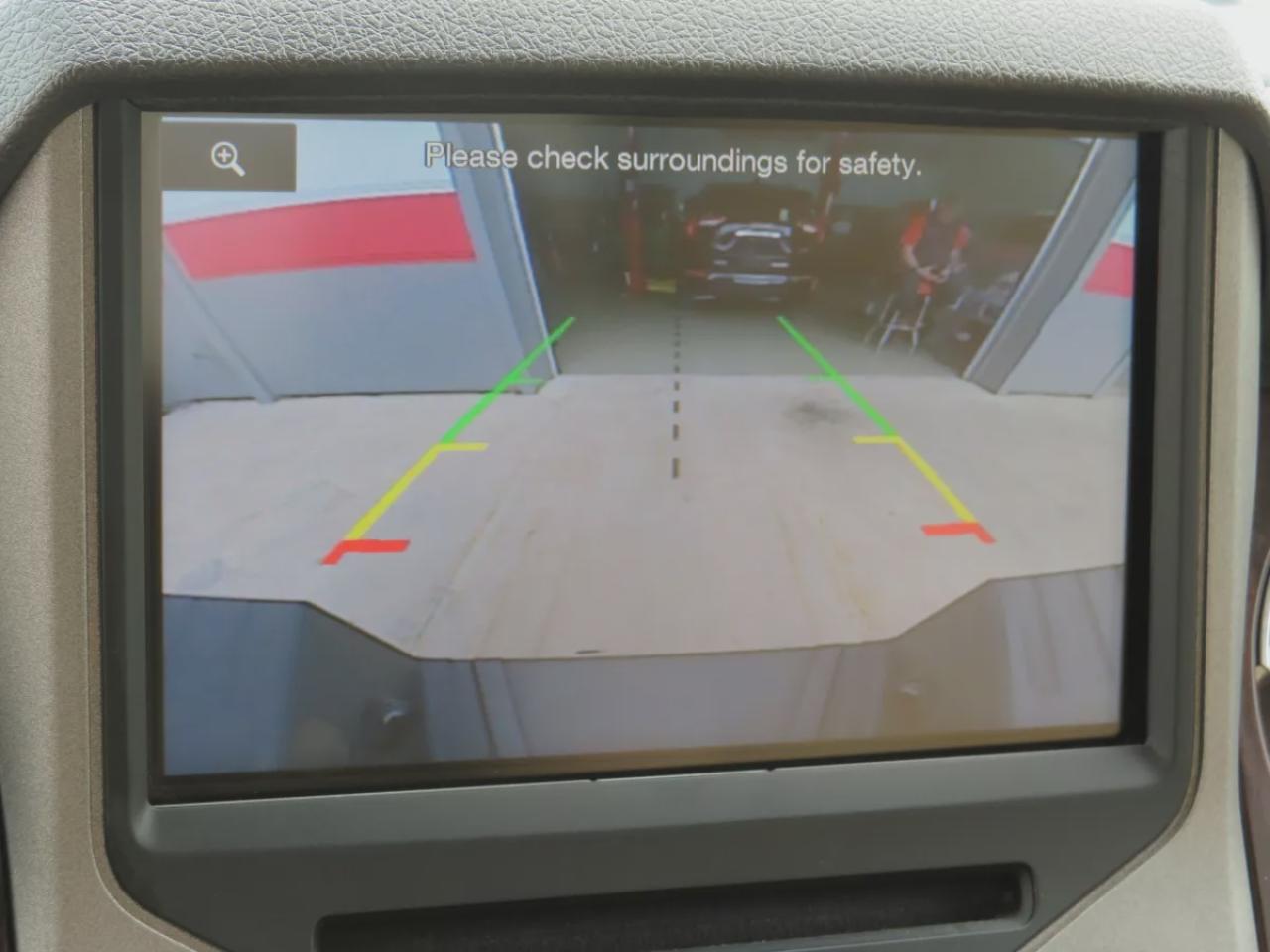 2015 Ford F-250 Super Duty SRW Lariat (**LOW KM!!**SAFETY/CERTIFIED**EXCELLENT CONDITION!!**DIESEL!!**RUNNING BOARDS**TOW HITCH**ALLOY RIMS**LEATHER**LOADED!!**HEATED SEATS**REVERSE CAMERA**CRUISE CONTROL**BLUETOOTH**) Photo