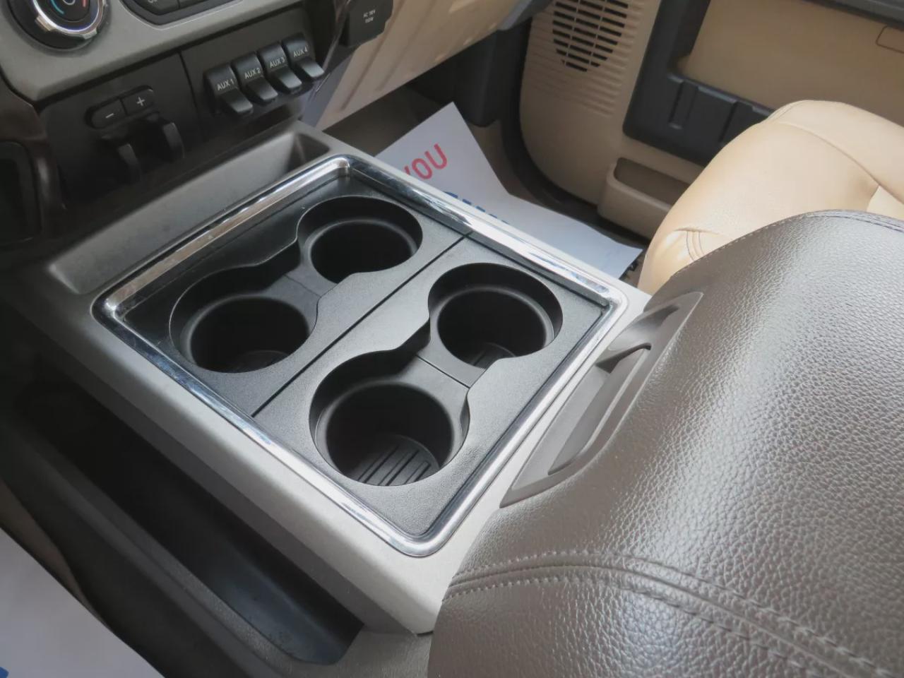 2015 Ford F-250 Super Duty SRW Lariat (**LOW KM!!**SAFETY/CERTIFIED**EXCELLENT CONDITION!!**DIESEL!!**RUNNING BOARDS**TOW HITCH**ALLOY RIMS**LEATHER**LOADED!!**HEATED SEATS**REVERSE CAMERA**CRUISE CONTROL**BLUETOOTH**) Photo