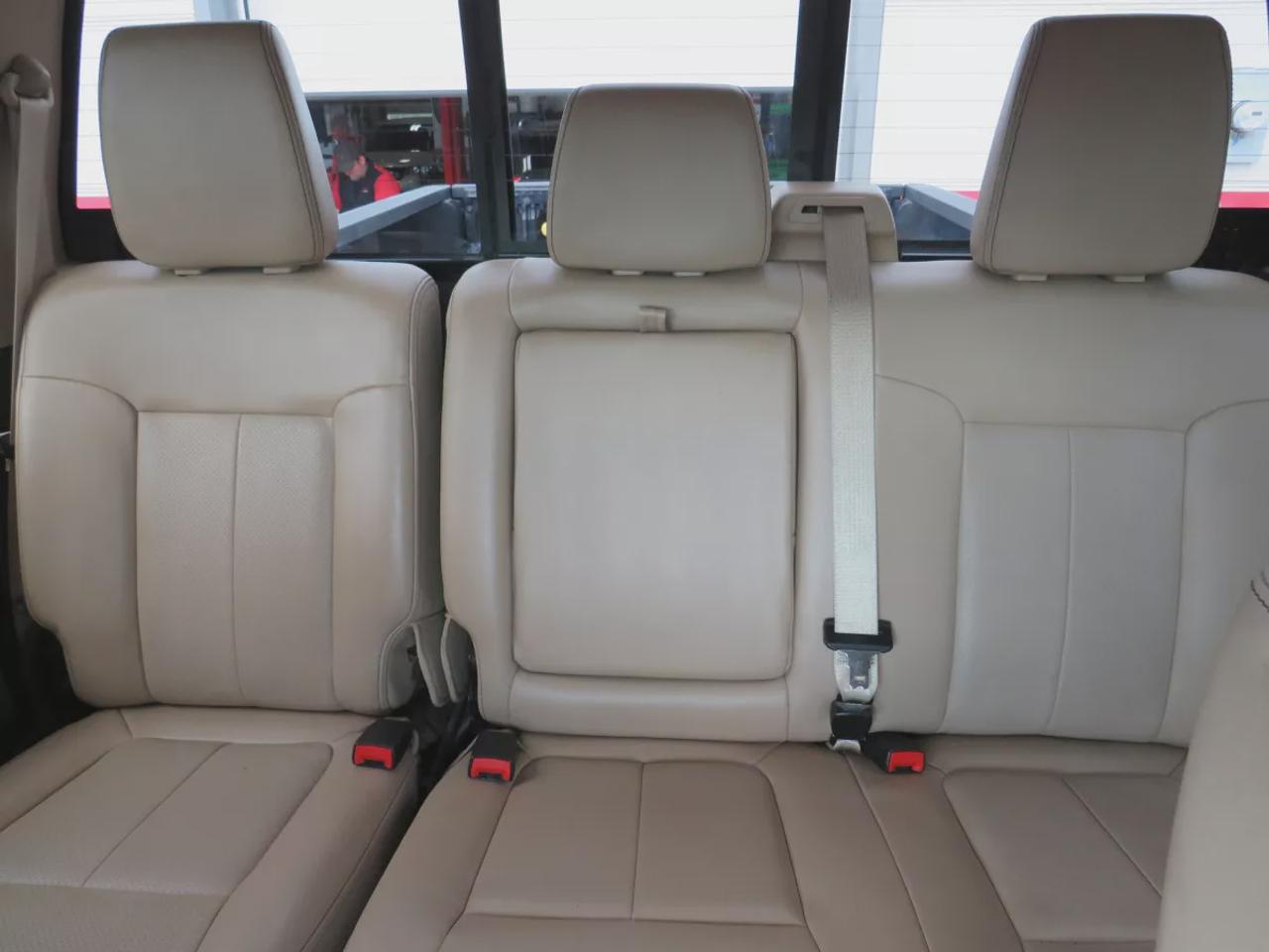 2015 Ford F-250 Super Duty SRW Lariat | Low Km | Safety Certified | Excellent Condition | Diesel | Running Boards | Tow Hitch | Alloy Rims | Leather | Loaded | Heated Seats | Reverse Camera | Cruise Control | Bluetooth Photo