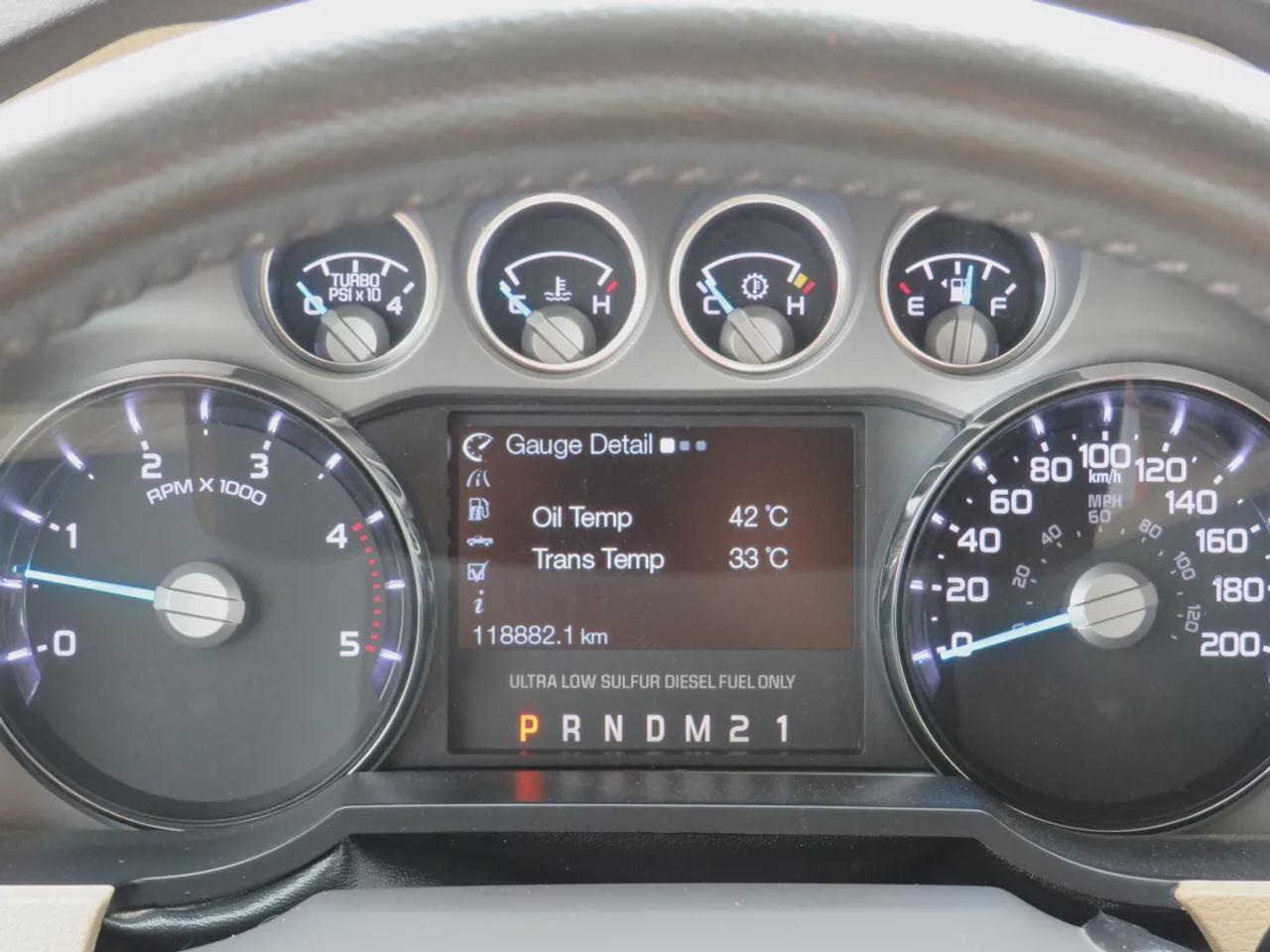 2015 Ford F-250 Super Duty SRW Lariat | Low Km | Safety Certified | Excellent Condition | Diesel | Running Boards | Tow Hitch | Alloy Rims | Leather | Loaded | Heated Seats | Reverse Camera | Cruise Control | Bluetooth Photo