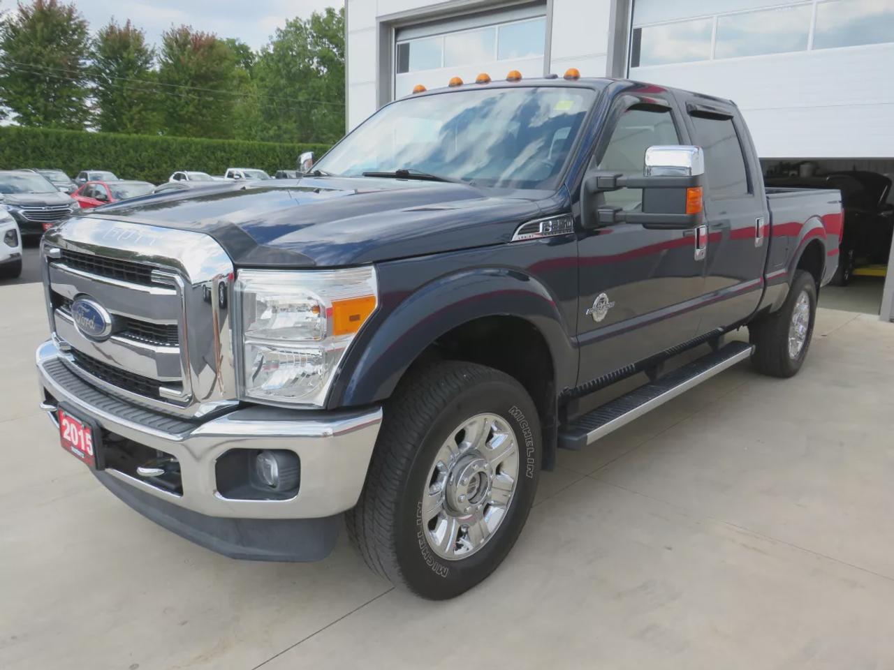 2015 Ford F-250 Super Duty SRW Lariat | Low Km | Safety Certified | Excellent Condition | Diesel | Running Boards | Tow Hitch | Alloy Rims | Leather | Loaded | Heated Seats | Reverse Camera | Cruise Control | Bluetooth Photo