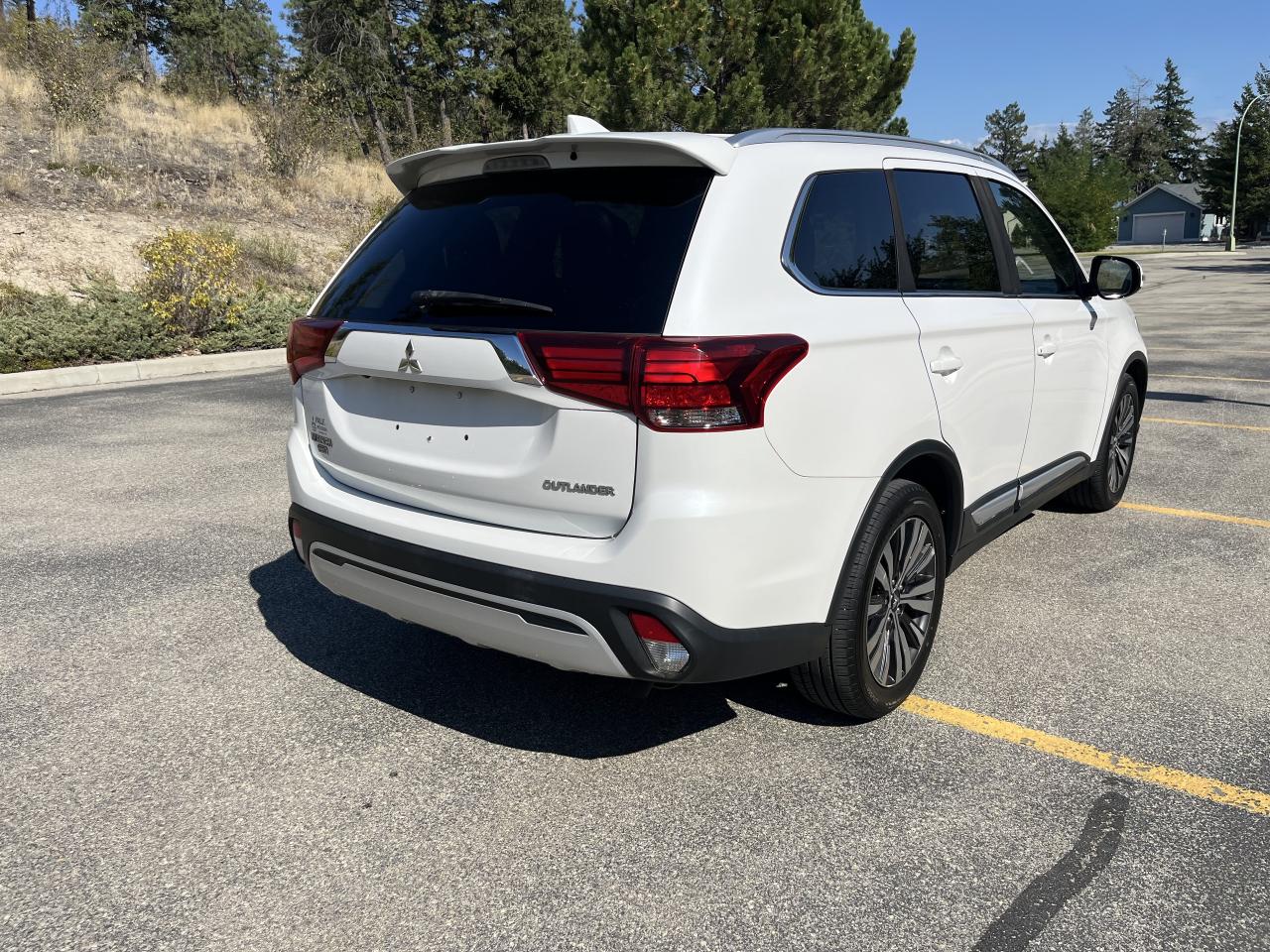 2019 Mitsubishi Outlander ES AWC Photo3