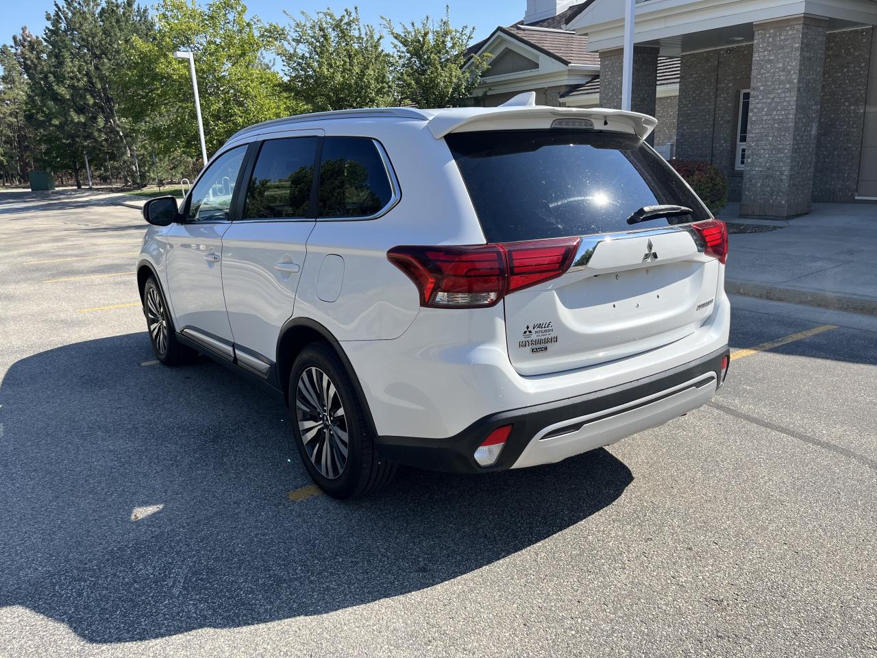 2019 Mitsubishi Outlander ES AWC - Photo #3