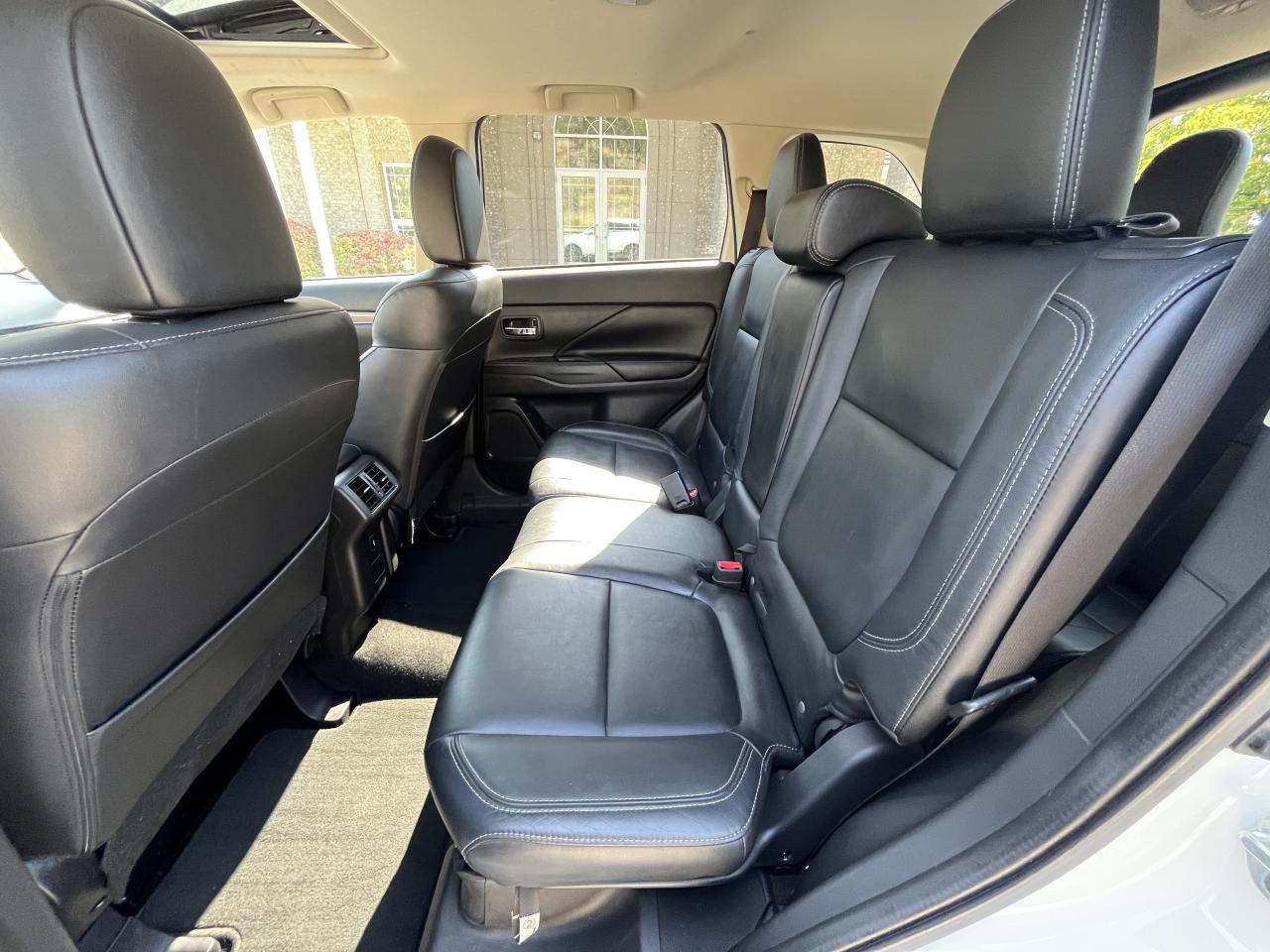 2019 Mitsubishi Outlander ES AWC - Photo #9