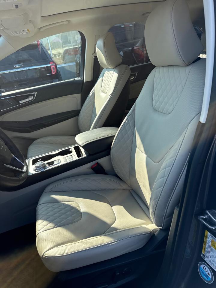 2024 Ford Edge Titanium Photo5