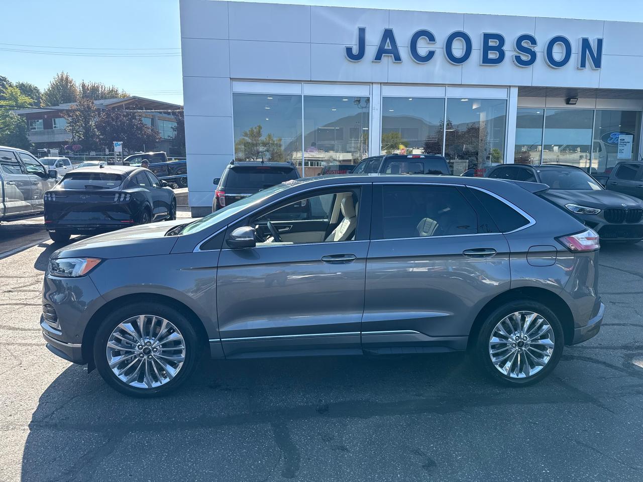 2024 Ford Edge Titanium Photo