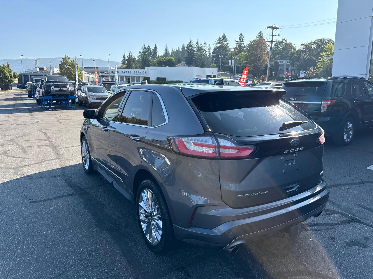 2024 Ford Edge Titanium Photo4