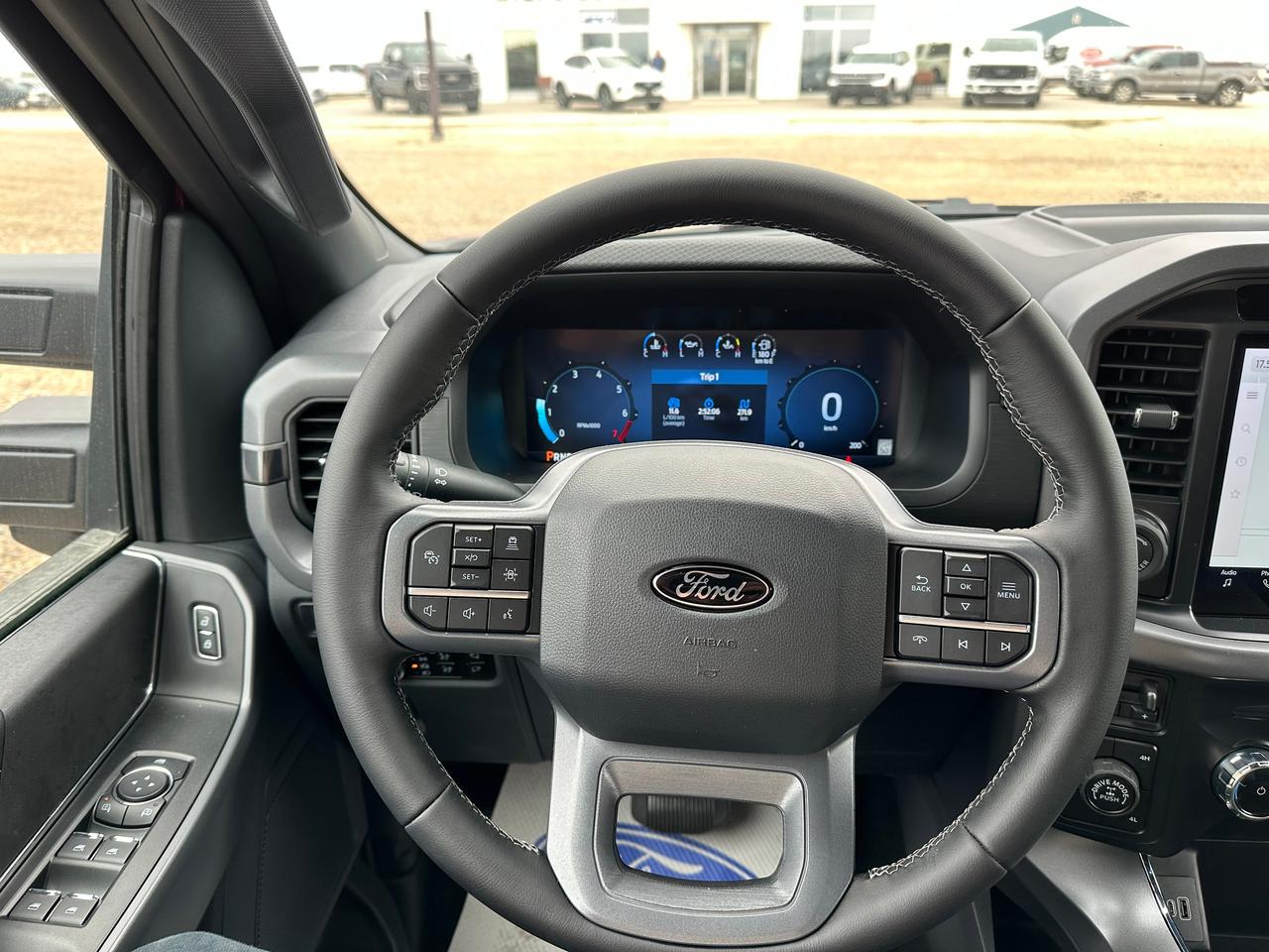 2025 Ford F-150 XLT 4WD SuperCrew 5.5' Box 302A Photo5