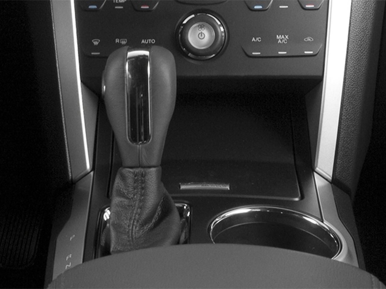 2014 Ford Explorer XLT Photo5