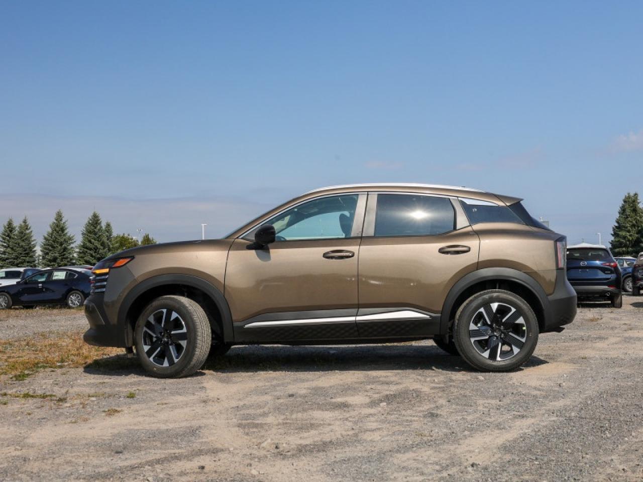 2026 Nissan Kicks SV AWD  - Premium Package Photo4