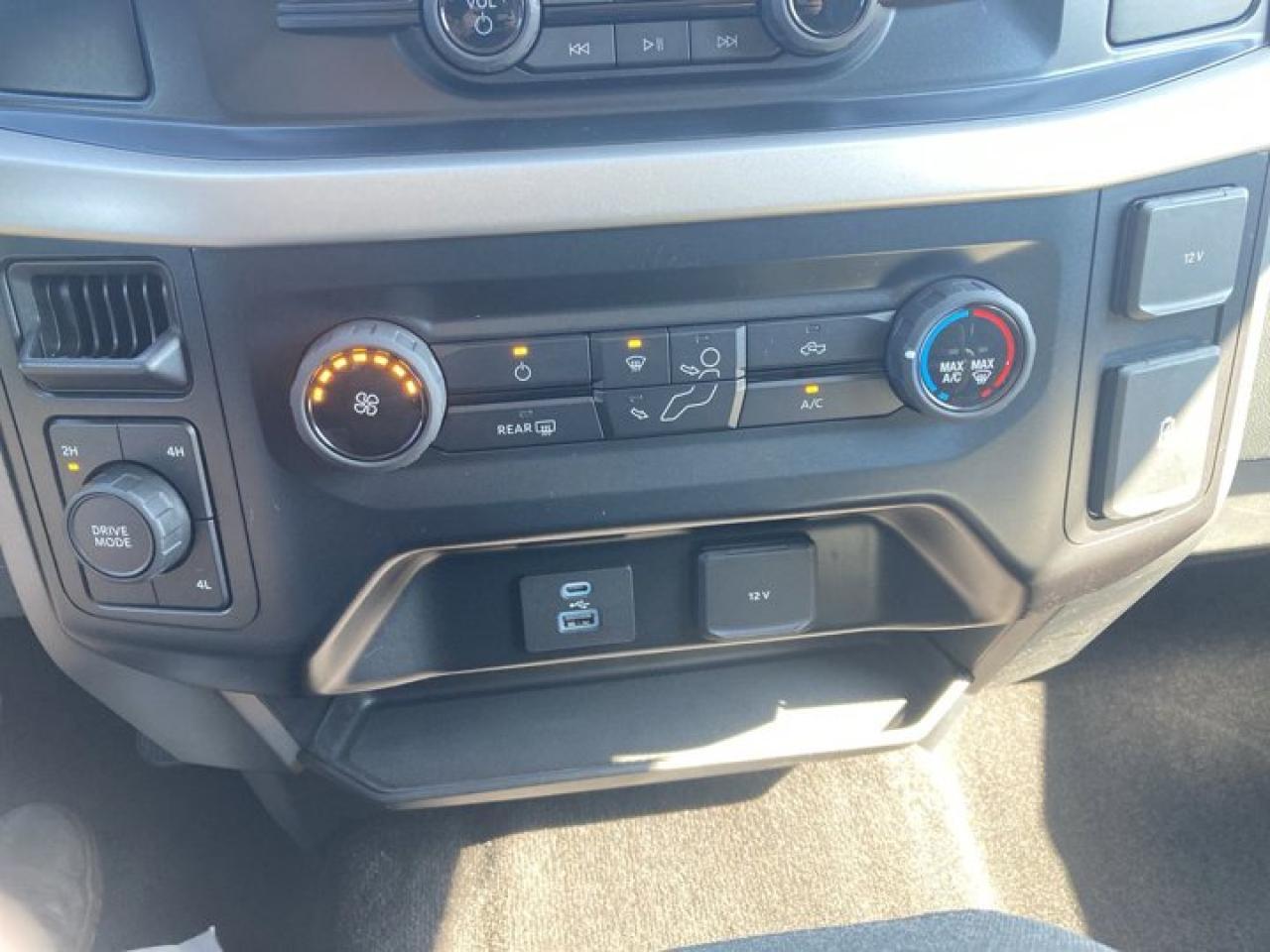 2021 Ford F-150 XLT 4WD | TRUCK CAP | BED SLIDE Photo