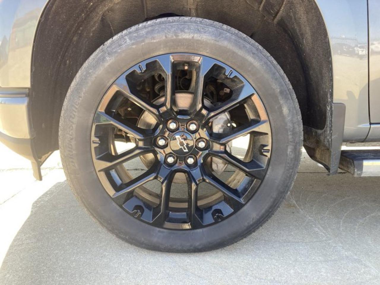 2021 Chevrolet Silverado 1500 4WD Crew Cab 147 High Country Photo