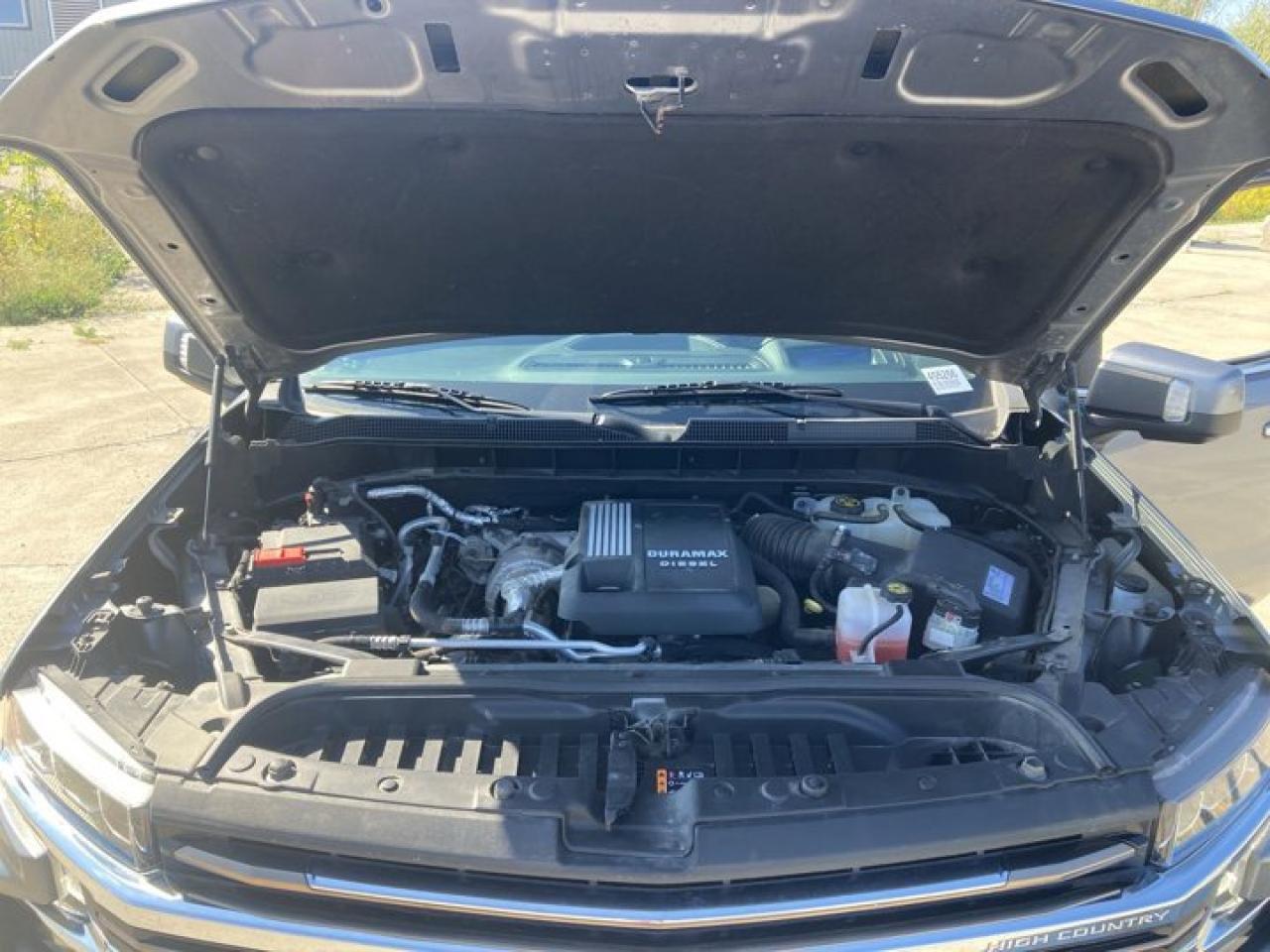 2021 Chevrolet Silverado 1500 4WD Crew Cab 147 High Country Photo