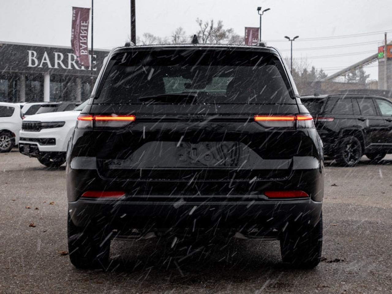 2025 Jeep Grand Cherokee Altitude Photo