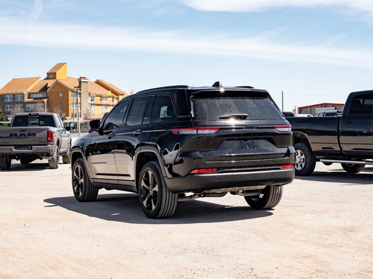 2025 Jeep Grand Cherokee Altitude Photo