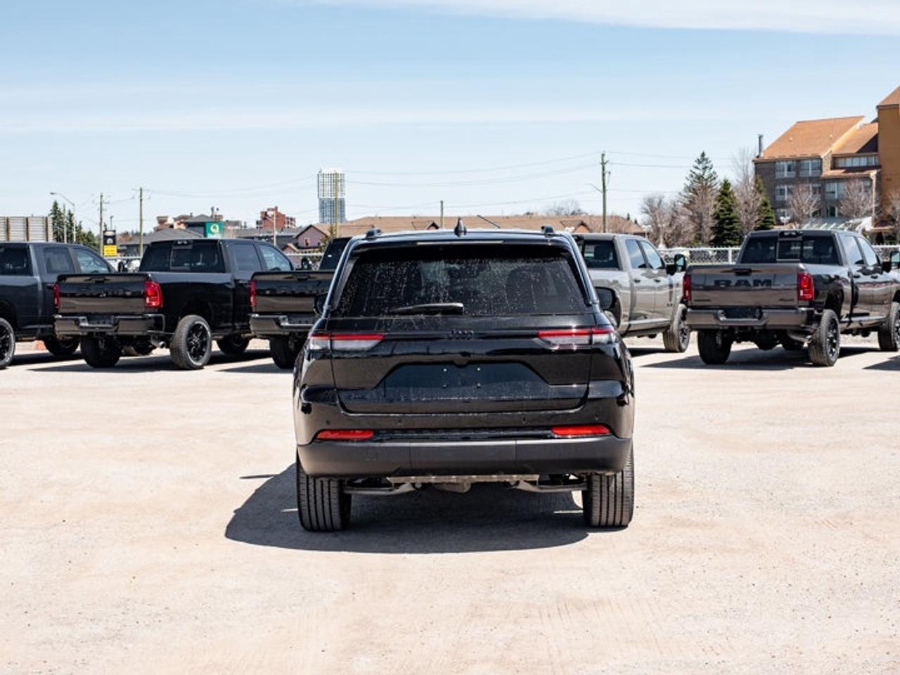 2025 Jeep Grand Cherokee Altitude Photo