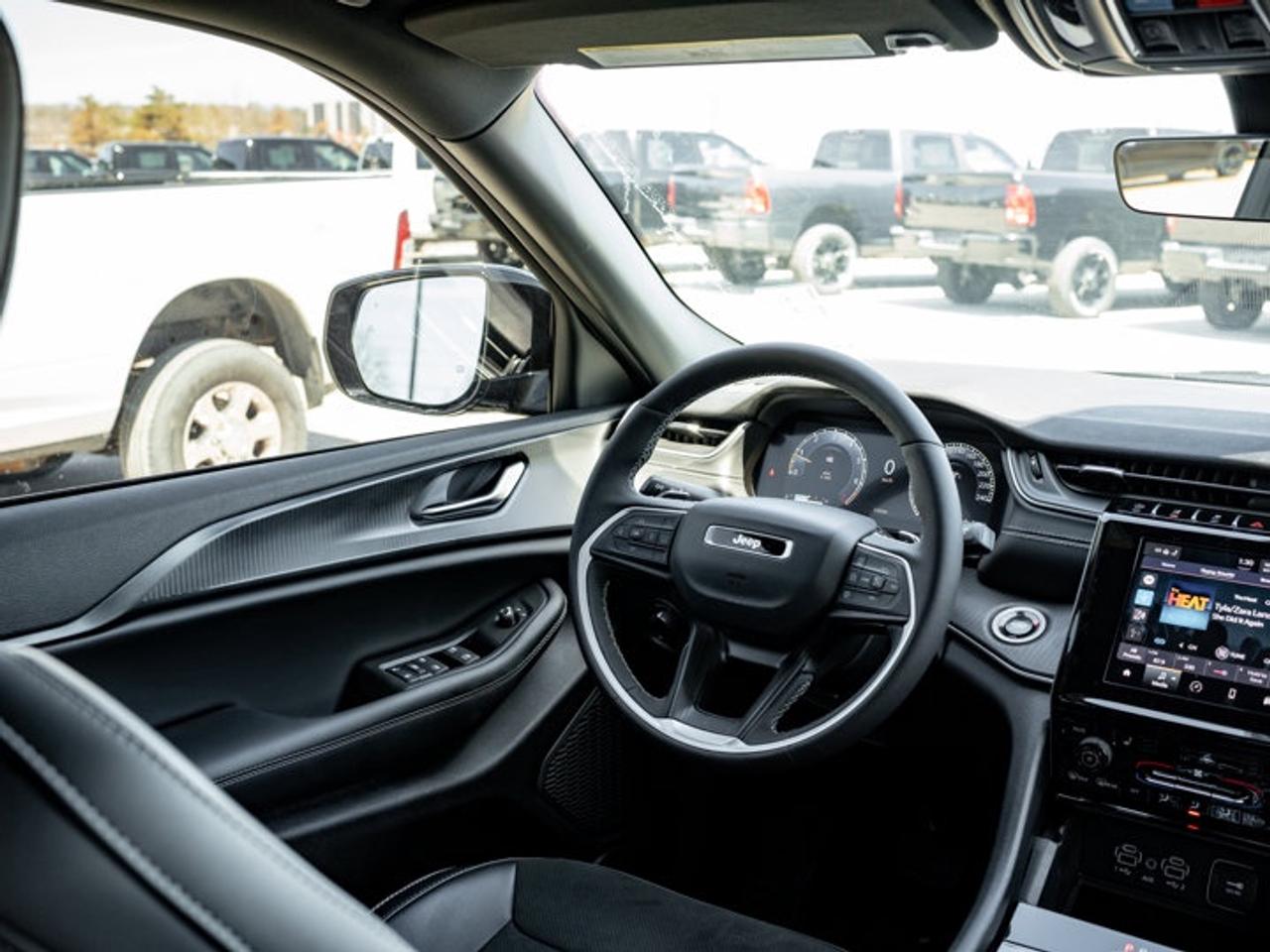 2025 Jeep Grand Cherokee Altitude Photo
